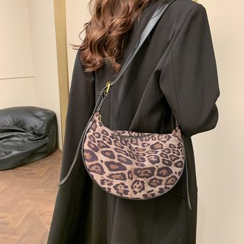 Leopárd mintás dumpling táska - PU anyag, cipzár, poliészter bélés, telefonzseb