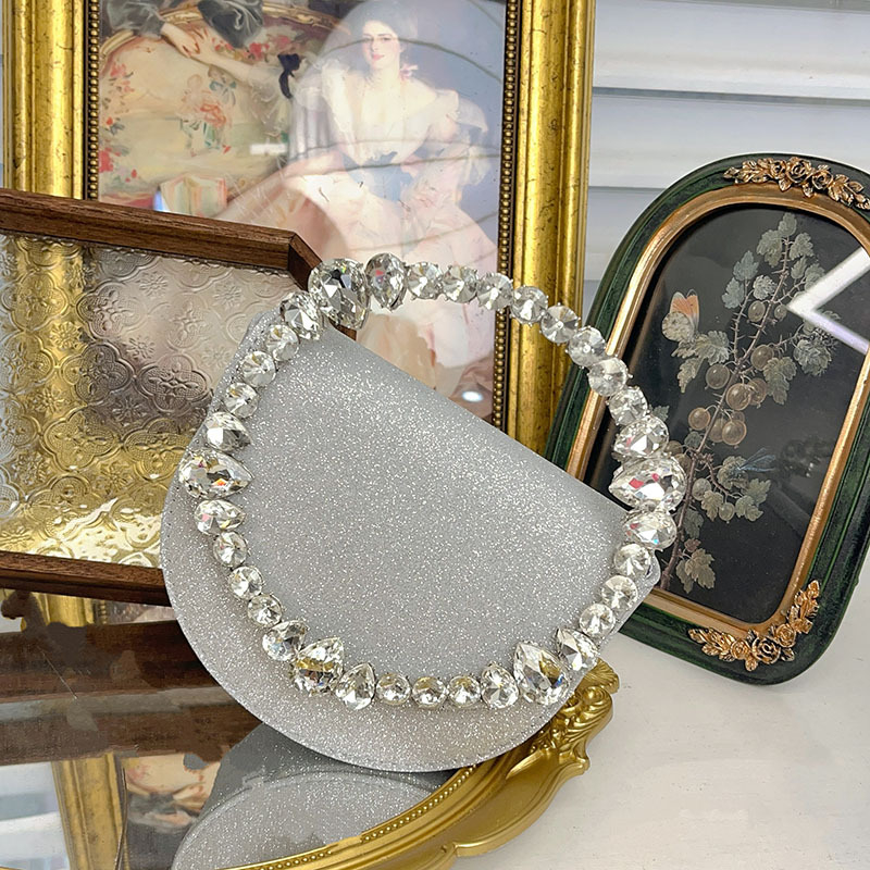 Selyem doboz táska fedő nyitással, kerek forma, városi egyszerű stílus, poliészter bélés, belső ID zseb, 2025 tavasz