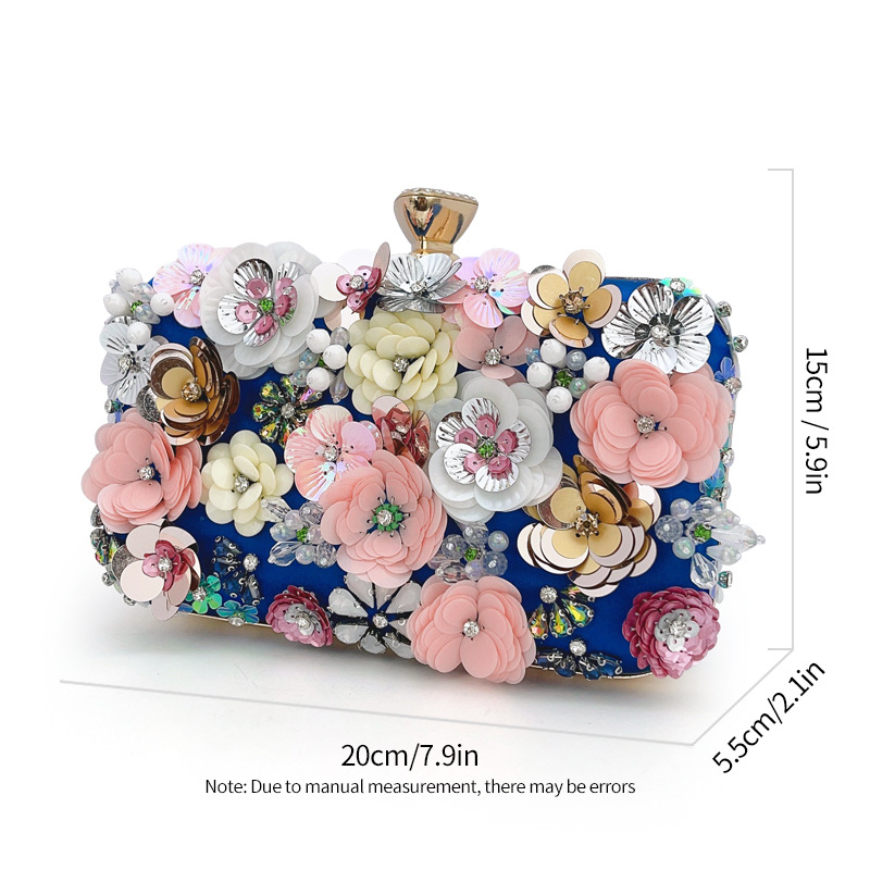 Βραδινό clutch με ανθικές παγιέτες, μεταξωτό ύφασμα, τετράγωνο σχήμα, κλείσιμο με λουκέτο, επένδυση πολυεστέρα, φρέσκο και γλυκό στυλ