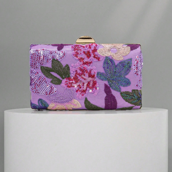 Βραδινή τσάντα με χειροποίητο κεντημένο appliqué και κινεζικού στυλ στρας λεπτομέρειες (πολυεστέρας; ύφασμα: νάιλον; επένδυση: νάιλον; οριζόντιο τετράγωνο σχήμα; ανάγλυφη επεξεργασία)