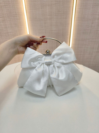 Szaténból készült masnis táska, felhő-stílusú estélyi táska, belső zsebek a telefon és azonosító számára, poliészter bélés