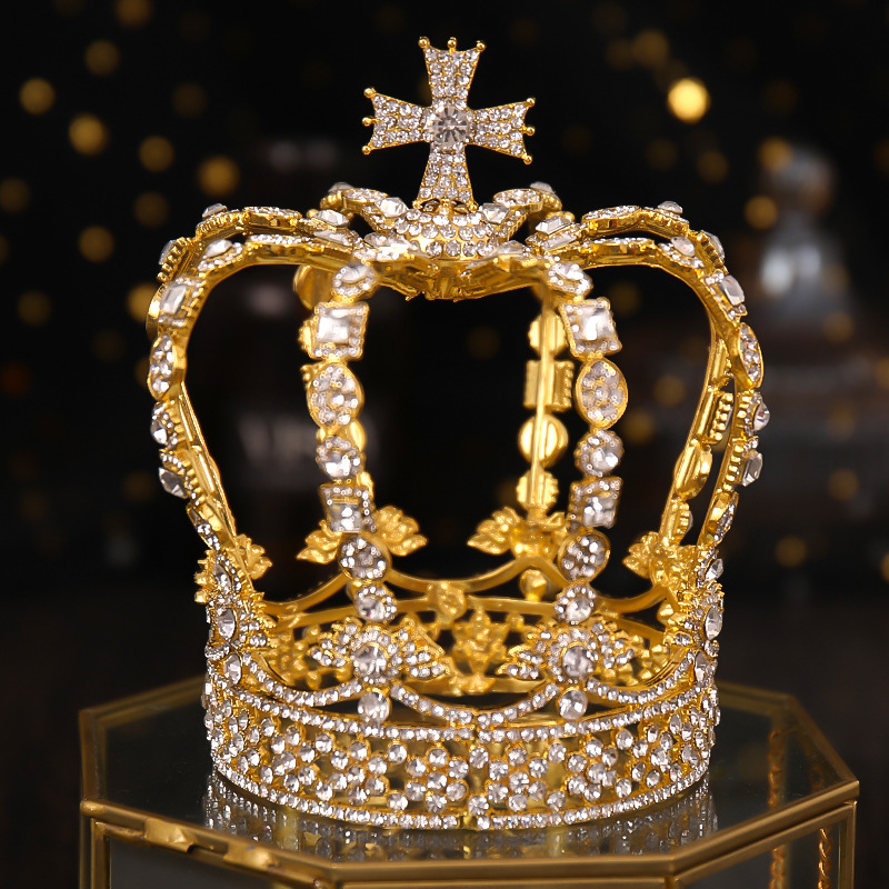 Baroko karūnos tiara su perlomis ir kristalais