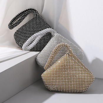 Вечерна чанта, ръчна изработка с кристали, полиестер и сатен, черупковиден силует, магнитно закопчаване, джоб за телефон (Материал: полиестер; Форма: черупка; Затваряне: магнитно; Вътрешен джоб: телефон)