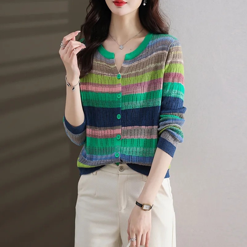 Női csíkos kötött kardigán hosszú ujjú, pamut-poliészter keverék, egyszárnyú gombolás, normál hosszúság