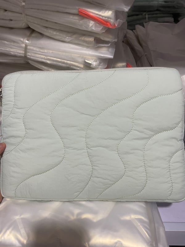 14 colių atspari vandeniui nešiojamojo kompiuterio krepšys, siuvinėtu vandens lašų raštu, lengvas medvilnės ir lino išorė, medvilnės įdėklas, Unisex, Pavasaris 2024