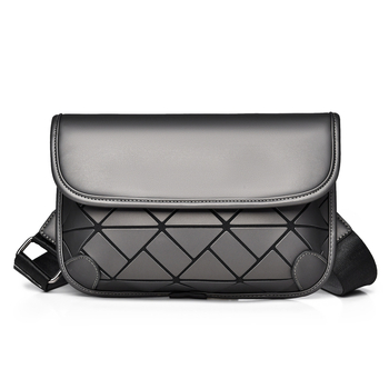 Vyriška pečių rankinė su kryžminiu nešiojimu – odos plėvelė, poliesterio įdaila, kvėpuojanti ir atspari vandeniui, tinkama laisvalaikio kelionėms