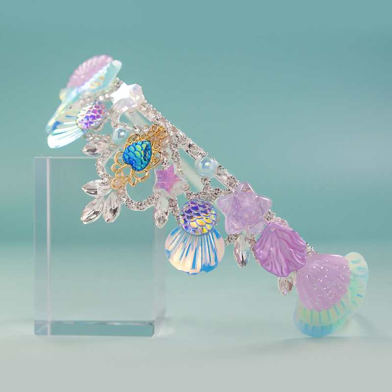 Mergaitėms galvos juosta - princės stiliaus karūna; Medžiaga: lydinys; Paviršiaus apdaila: elektroplatavimas; Kristalas: kristalas