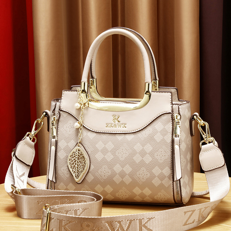 Moteriška crossbody rankinė, PVC medžiaga, daržovių krepšio stiliaus, vertikali kvadrato formos, užtrauktukas