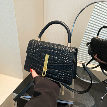 PU crossbody torba, gradski minimalistički stil, horizontalni kvadratni oblik, zaključavanje na bravu, unutarnja pretinica za telefon
