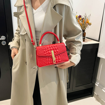 PU crossbody torba, gradski minimalistički stil, horizontalni kvadratni oblik, zaključavanje na bravu, unutarnja pretinica za telefon