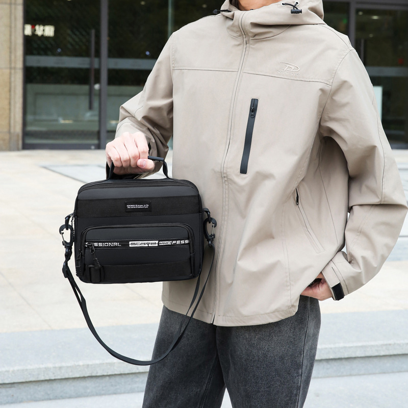 Vyrų pečių krepšys, miesto paprastumas, Oxford audinys, poliesterio pamušalas, vienos spalvos, kvėpuojanti