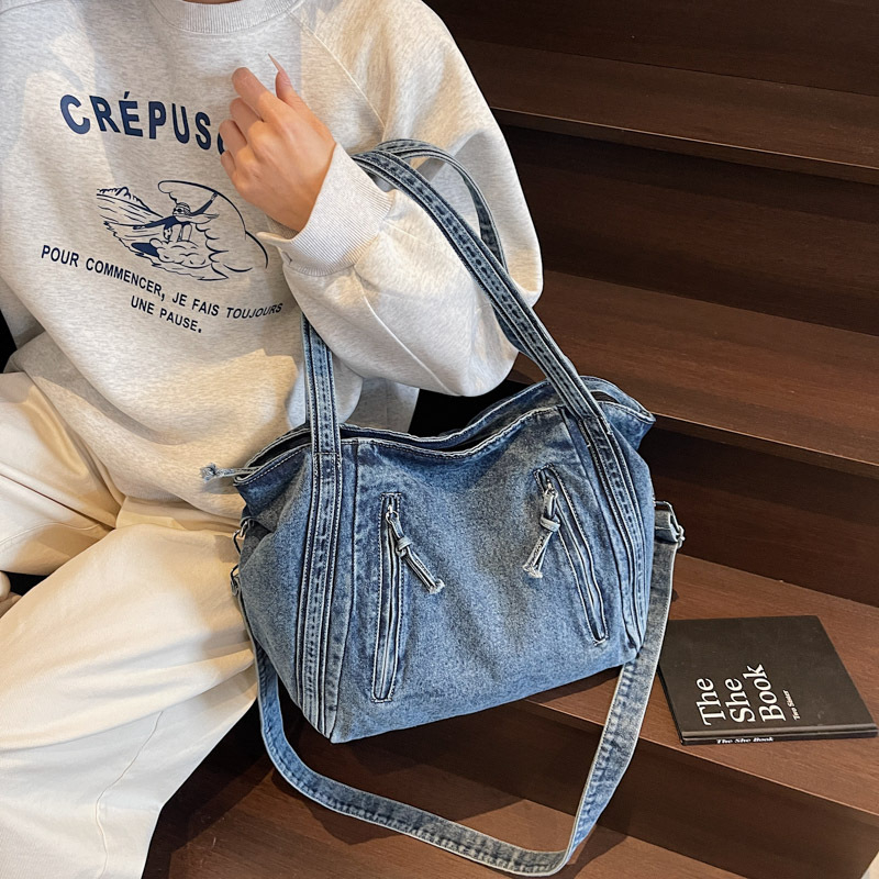 Ženska denim crossbody tote torba, street fashion, velika kapaciteta, zatvarač, poliester podstava, džep za telefon