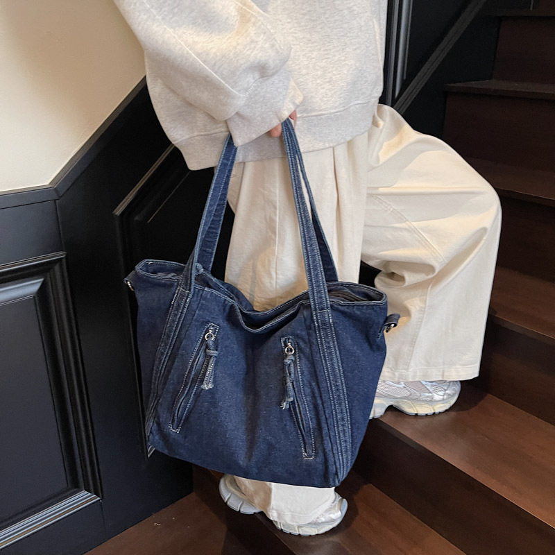 Ženska denim crossbody tote torba, street fashion, velika kapaciteta, zatvarač, poliester podstava, džep za telefon