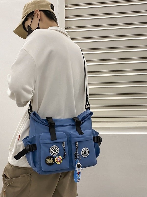 Unisex torba preko ramena u street stilu — najlon, horizontalni kvadratni oblik, otvaranje uz pomoć vrpce i kopče, skriven džep sa zipom