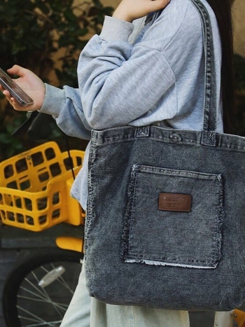 Denim torba za rame s kutijastim oblikom, zatvaračem, poliesterom podstavom, džepovi za telefon, ID i kameru