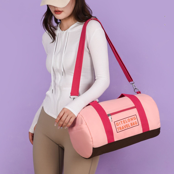 Krepšys per petį miesto paprastumo stiliuje, Oxford audinys, užtrauktukas, nailono įdaila, ovalo formos