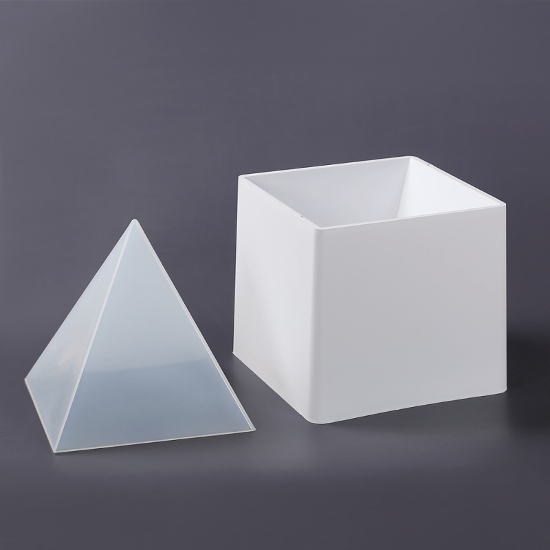 Силиконова форма за бижута, пирамидална форма, за изработка на пирамидни орнаменти, модерен и минималистичен стил
