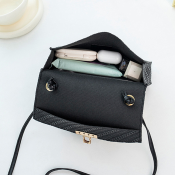 PU anyagú kis négyzet alakú női táska, záródás retesz, egy vállpánt, friss és édes stílus