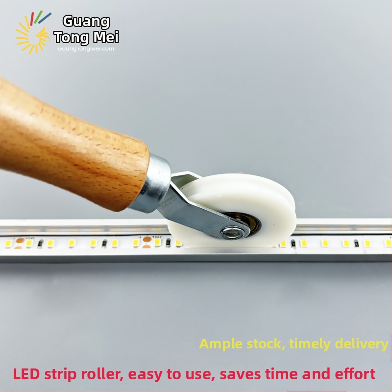 Ролка за притискане на LED лента с дървена дръжка — PVC корпус, GTM, 110 г