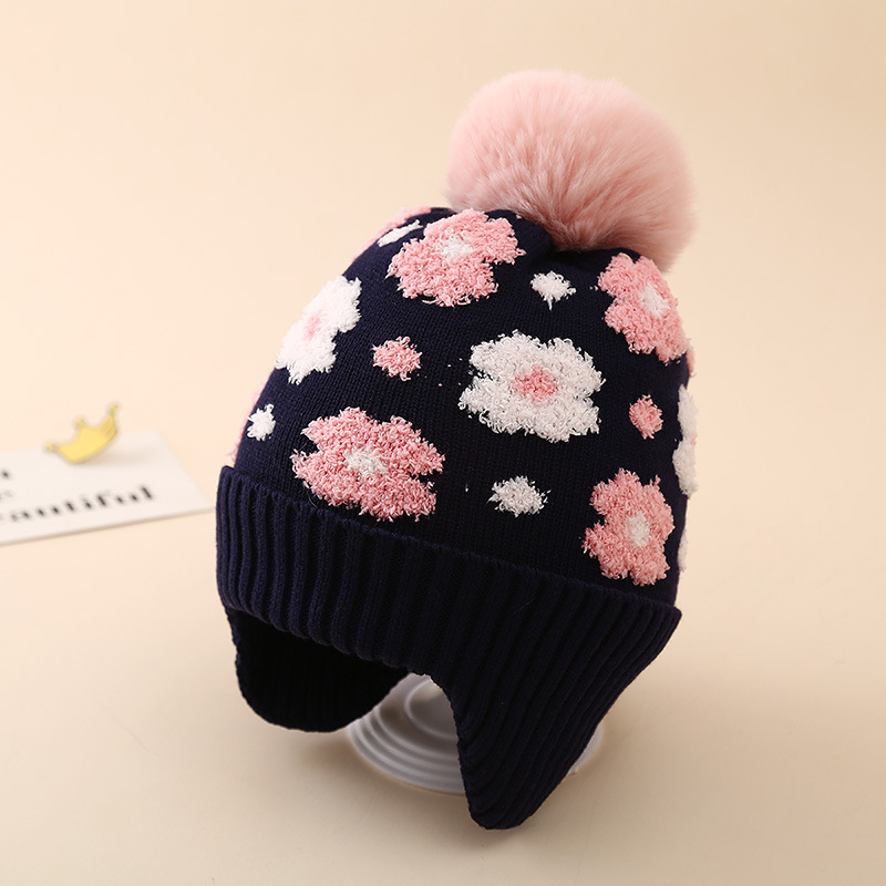 Zimska dječja pletena kapa s cvjetnim uzorkom, zaštita za uši, podstavljena fleeceom, pom-pom