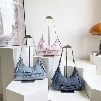 Τσάντα ώμου από PU σε σχήμα μαξιλαριού με καπάκι, κλείσιμο με φερμουάρ, εσωτερική επένδυση από νάιλον