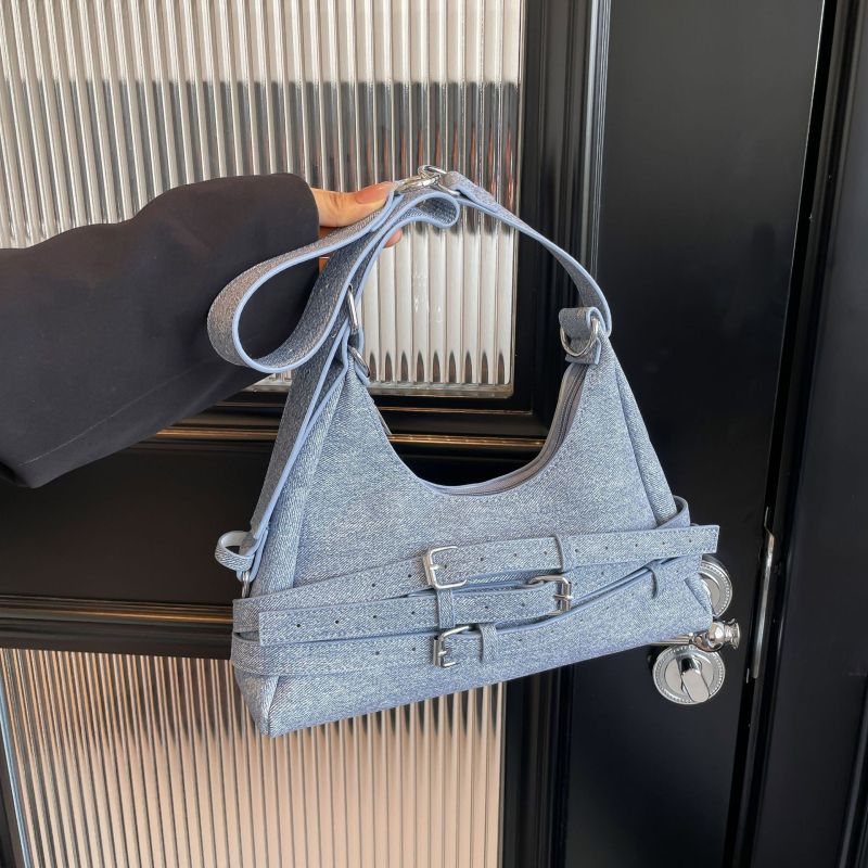 PU чанта за рамо с форма на възглавница, капак, цип, подплата от найлон