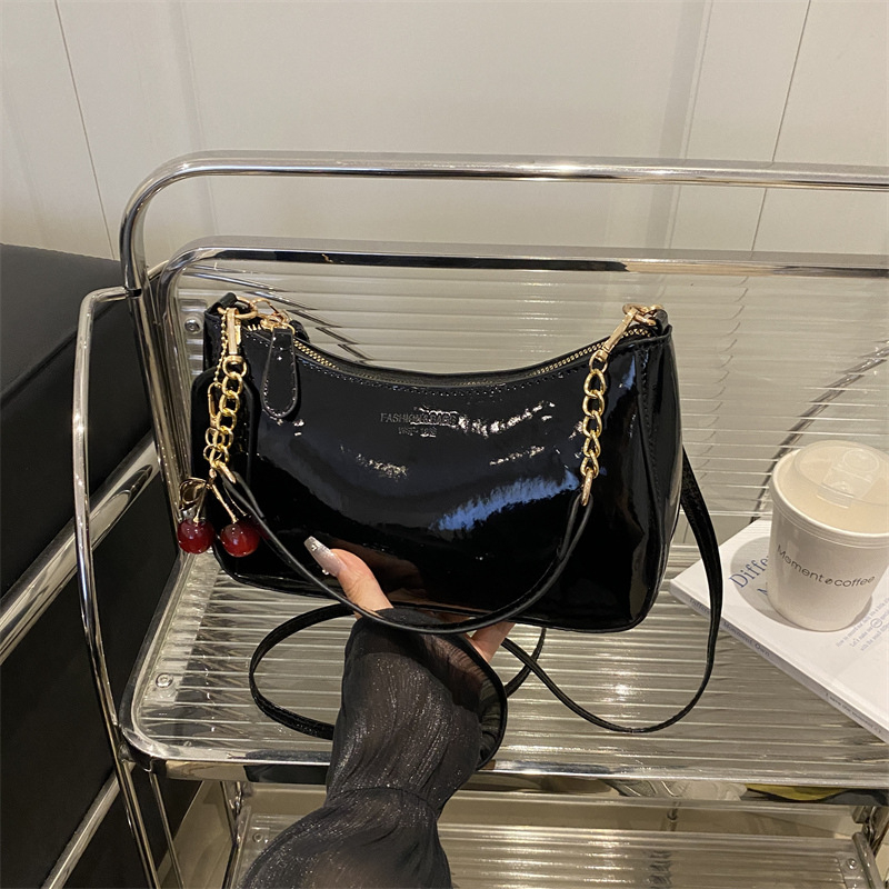 Geantă crossbody din PU, formă orizontală pătrată, închidere cu fermoar, căptușeală poliester, buzunar pentru telefon, cu o singură curea