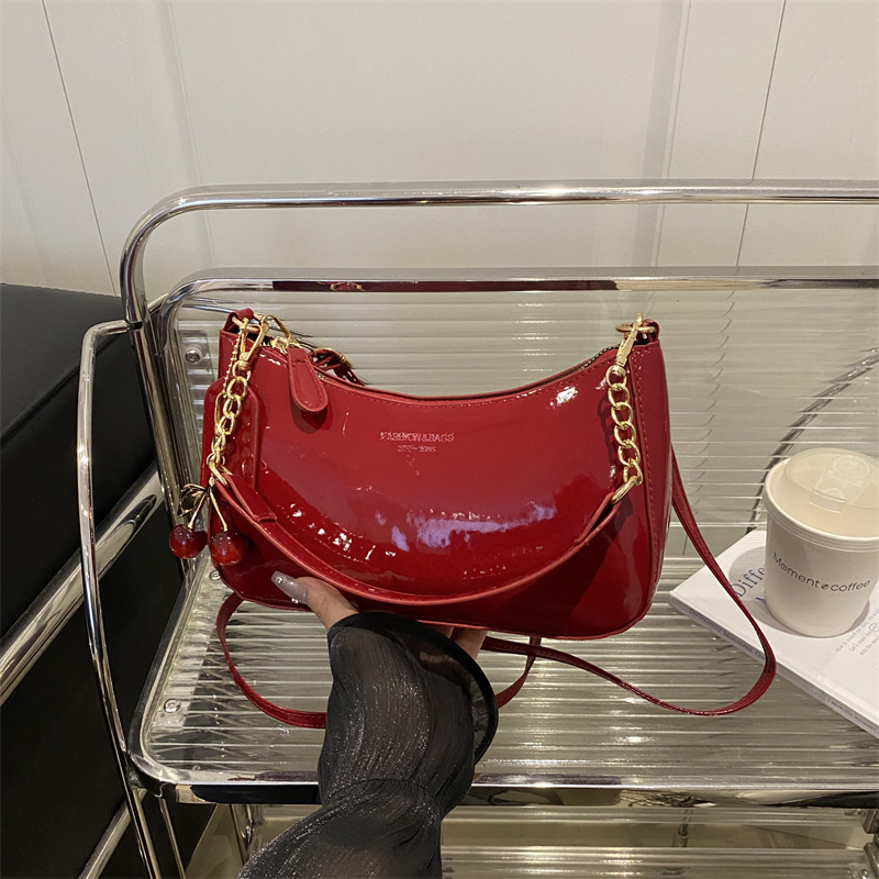 Geantă crossbody din PU, formă orizontală pătrată, închidere cu fermoar, căptușeală poliester, buzunar pentru telefon, cu o singură curea