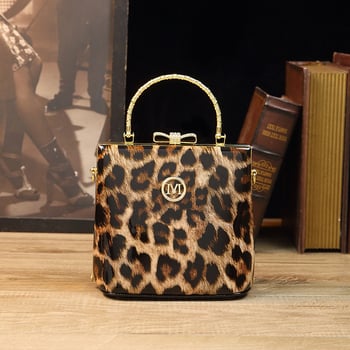 Geantă bucket cu clips, în stil Kelly, material PU, siluetă verticală pătrată, închidere clapetă, căptușeală nylon