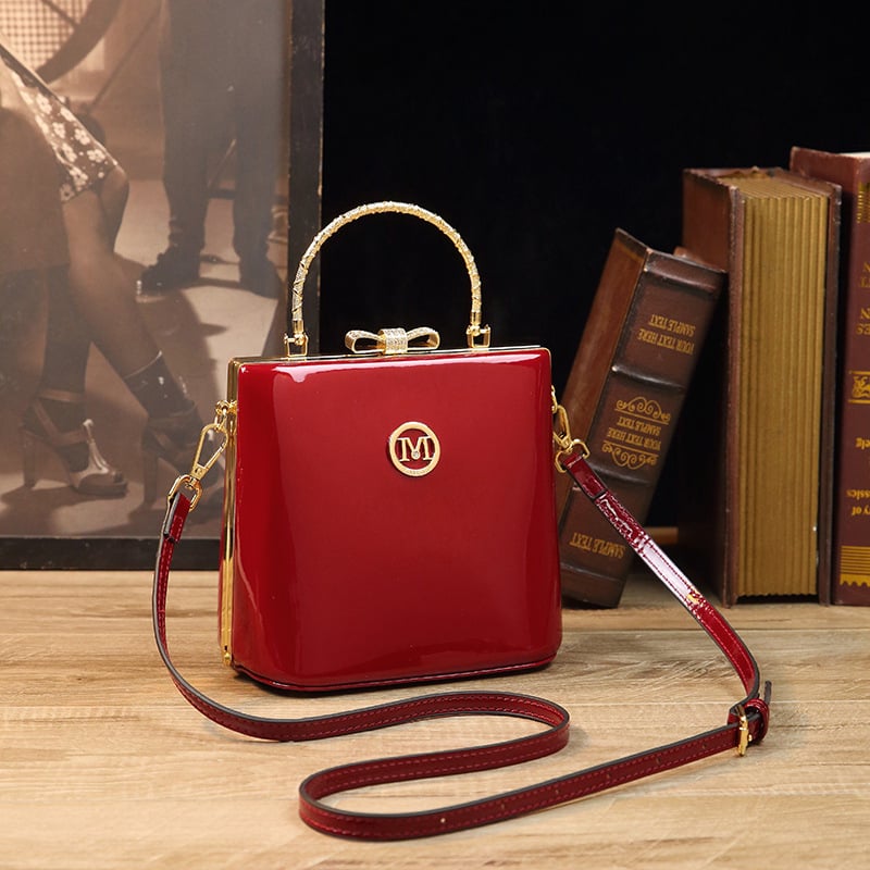 Geantă bucket cu clips, în stil Kelly, material PU, siluetă verticală pătrată, închidere clapetă, căptușeală nylon
