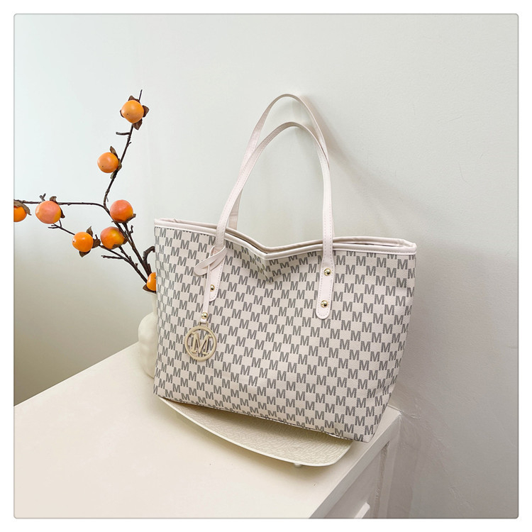 Torba za ramena tipa tote, ulični stil, PU materijal, horizontalni kvadratni oblik, zatvaranje zipom, podstava od poliestera