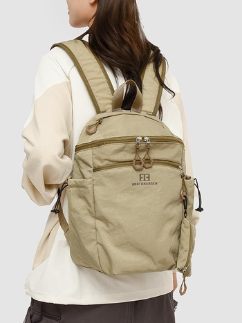 Unisex νάιλον σακίδιο με αστικό μινιμαλιστικό σχέδιο, αδιάβροχο, χωρητικότητα 20–35 λίτρων, με καμπύλες ιμάντες ώμου, κατάλληλο για σχολείο