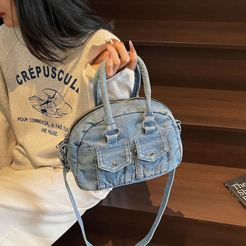 Denim ovalna crossbody torba, street style, zatvaranje na zip, džep sa zipom, poliester podstava, proljeće 2025