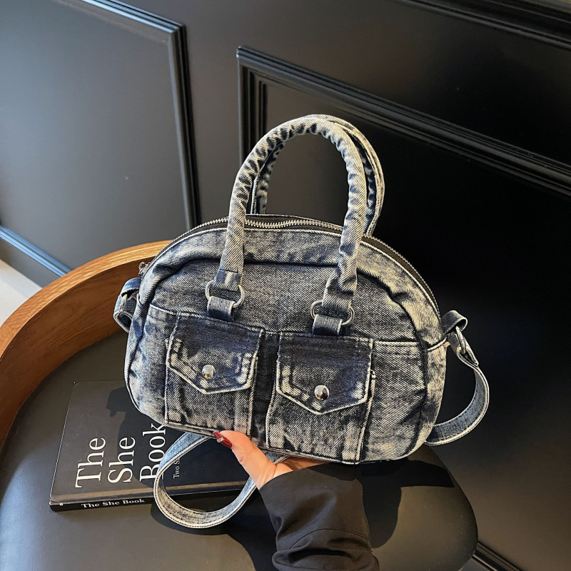 Denim ovalna crossbody torba, street style, zatvaranje na zip, džep sa zipom, poliester podstava, proljeće 2025