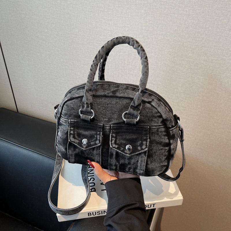 Denim ovalna crossbody torba, street style, zatvaranje na zip, džep sa zipom, poliester podstava, proljeće 2025