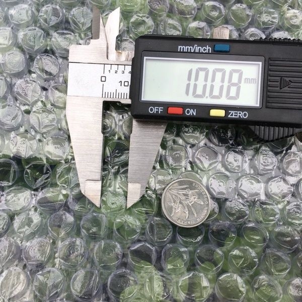 Vienosluoksnė burbulinės plėvelės ritinys apsauginiam pakavimui, antišoko apsauga; siūlomos dviejų sluoksnių sustiprintos versijos