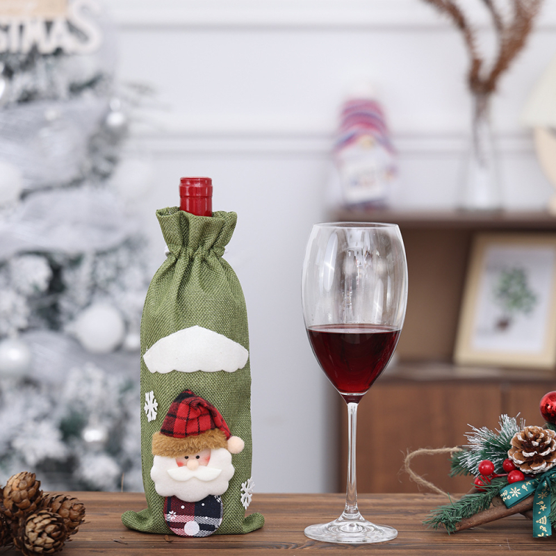 Audinio vyno buteliuko dėklas su sniego žmogeliuku – stalų dekoras iš audinio; stiliai: mielas, vakarietiškas, lengvas prabangos akcentas