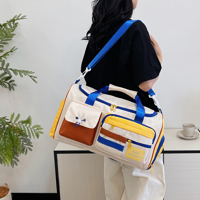 Crossbody sportska torba kapaciteta 20–35L, Oxford platnu, suho-mokri odjeljak, uzorak slova, gradski minimalistički stil