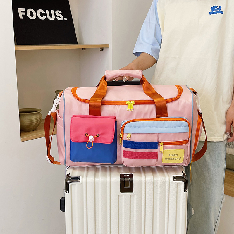 Crossbody sportska torba kapaciteta 20–35L, Oxford platnu, suho-mokri odjeljak, uzorak slova, gradski minimalistički stil