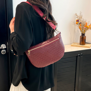 PU balno krepšys su užtrauktuku, poliesterio įdaila ir viena pečių juosta