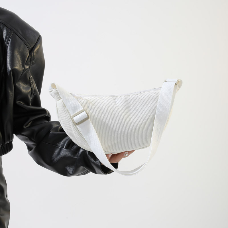 Corduroy pečių krepšys dumpling stiliui, miesto paprastumas, atspari vandeniui užtrauktukui, vidinė telefono kišenė, vienas peties dirželis