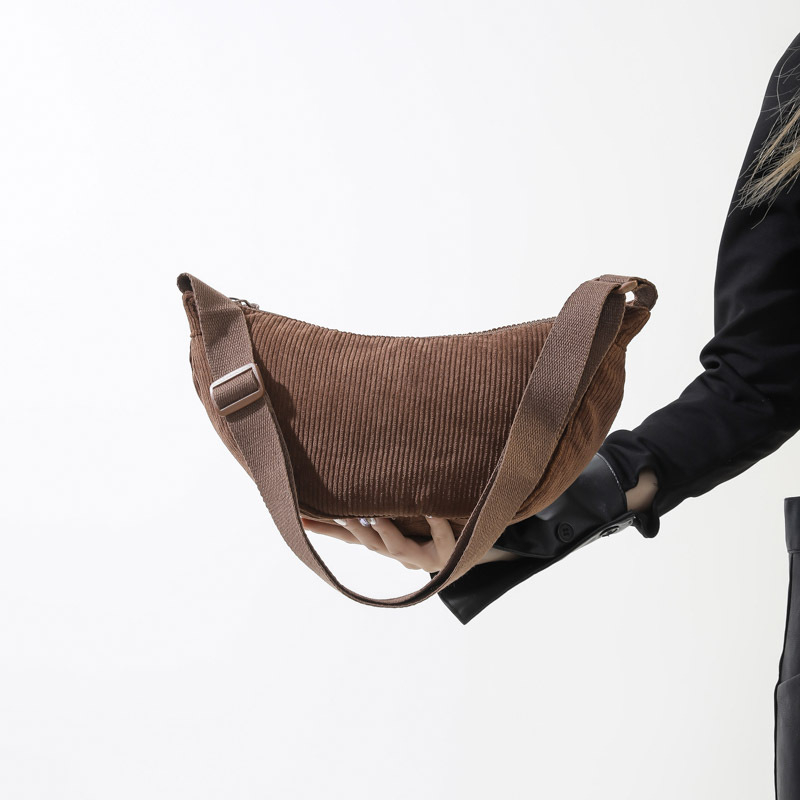 Corduroy pečių krepšys dumpling stiliui, miesto paprastumas, atspari vandeniui užtrauktukui, vidinė telefono kišenė, vienas peties dirželis