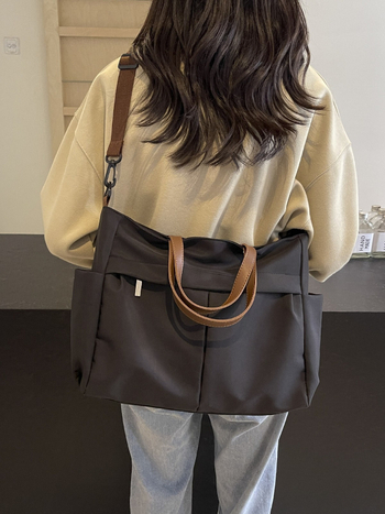 Найлонова чанта за рамо, урбан стил, хоризонтално квадратна форма, цип за затваряне, вътрешен джоб с цип