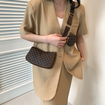 PU válltáska lánccal, városi egyszerű stílus, 3D szerkezetű, cipzáros, Tavasz 2025