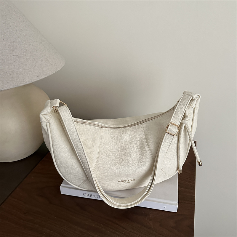 Női dumpling-stílusú táska — PU anyag, cipzáras zárás, poliészter bélés, dumpling alak, nyár 2025