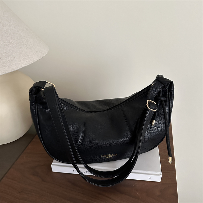 Női dumpling-stílusú táska — PU anyag, cipzáras zárás, poliészter bélés, dumpling alak, nyár 2025