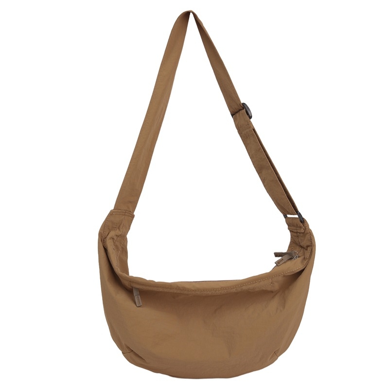 Dumpling Bag - Νάιλον, σχήμα dumpling, κλείσιμο με φερμουάρ, εσωτερικό με λαμιναρισμένο διαμέρισμα, επένδυση πολυεστέρα