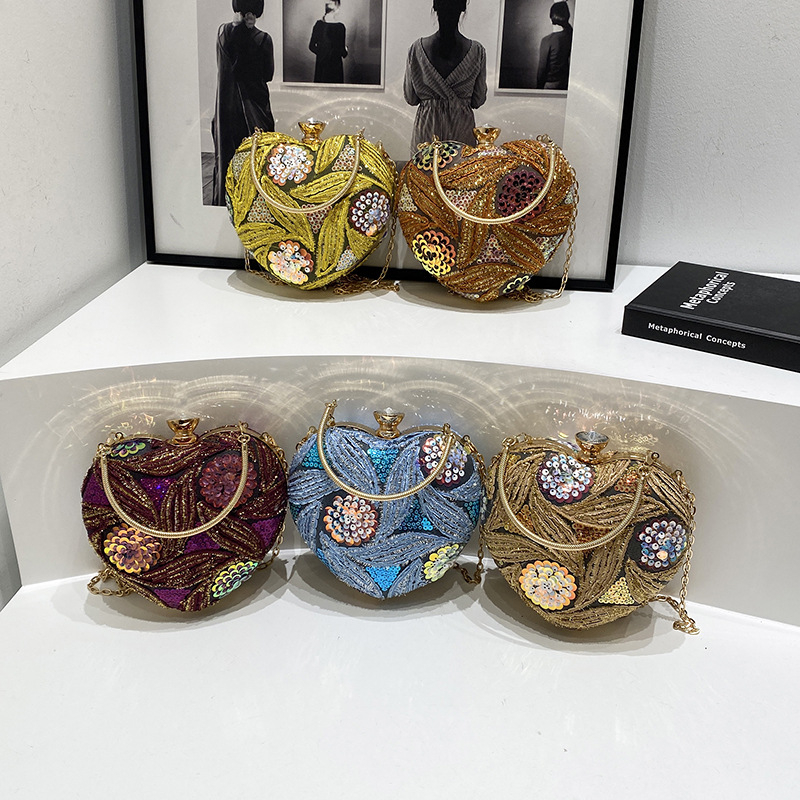 Meilės rankinė, širdies formos, užtrauktuko uždarymas, paslėpta kišenė su užtrauktuku, poliesterio pamušalas, 2025 m. pavasaris