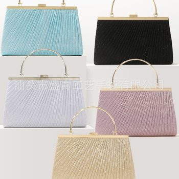 PVC moterų vakarinė rankinė, horizontalaus kvadrato formos, užsegamas raišteliais, poliesterio įdaila, gatvės stilius