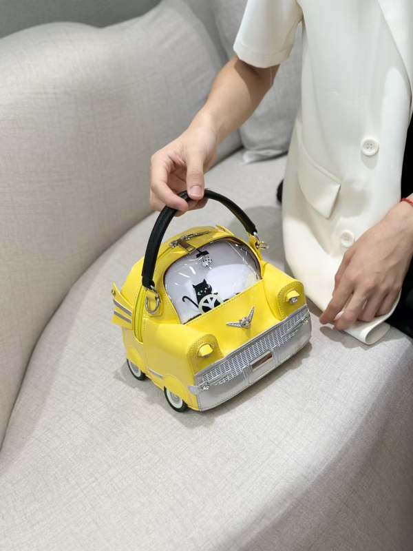 PU anyagú autó alakú kézitáska, utcai divat stílus, mini autó dizájn, cipzáras záródás, poliészter bélés